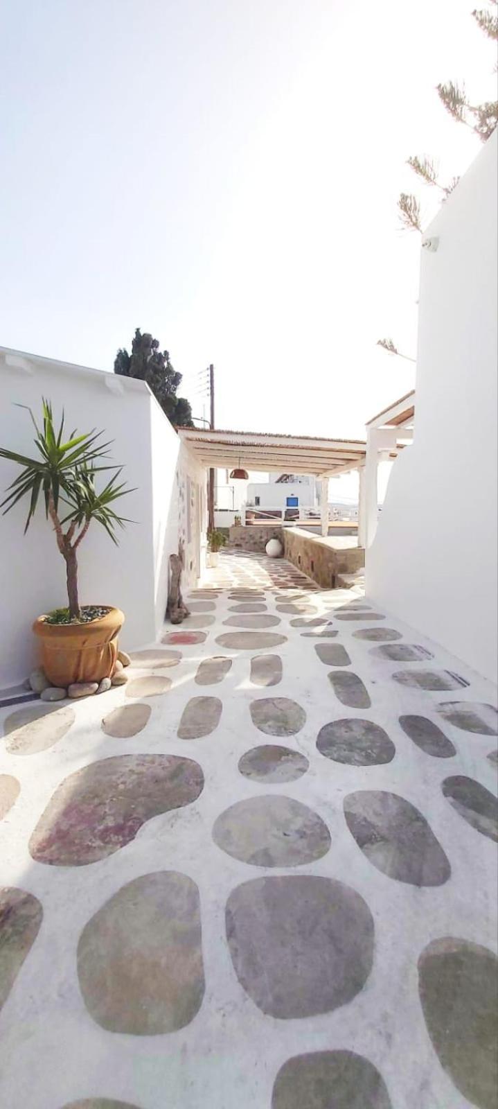 Merriam * Mykonos Town